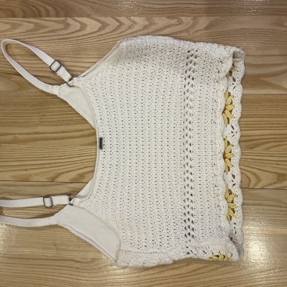 Hollister Flower Crop Top - Picture 2 of 3